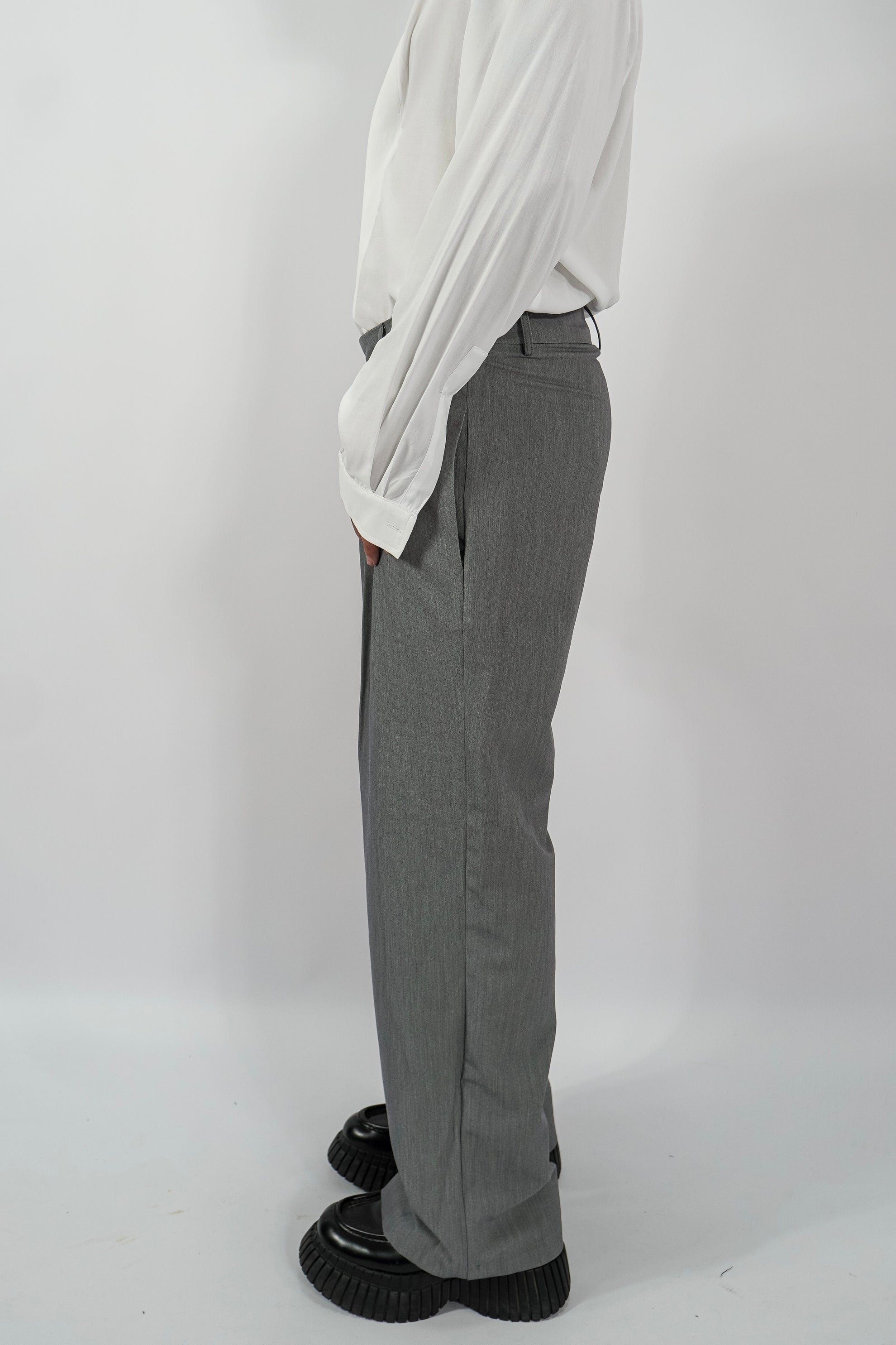 Pantalone Akito