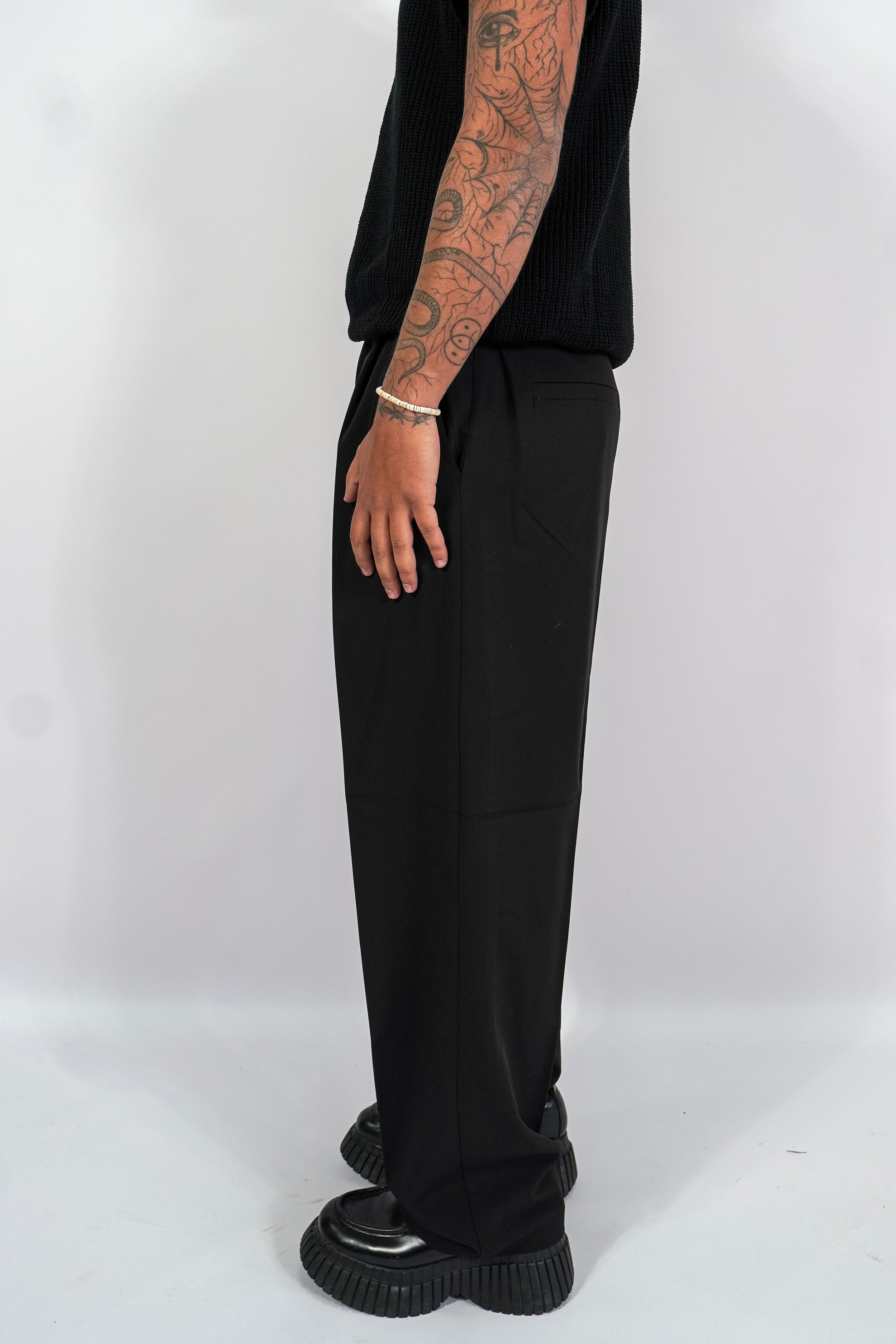 Pantalone Issei