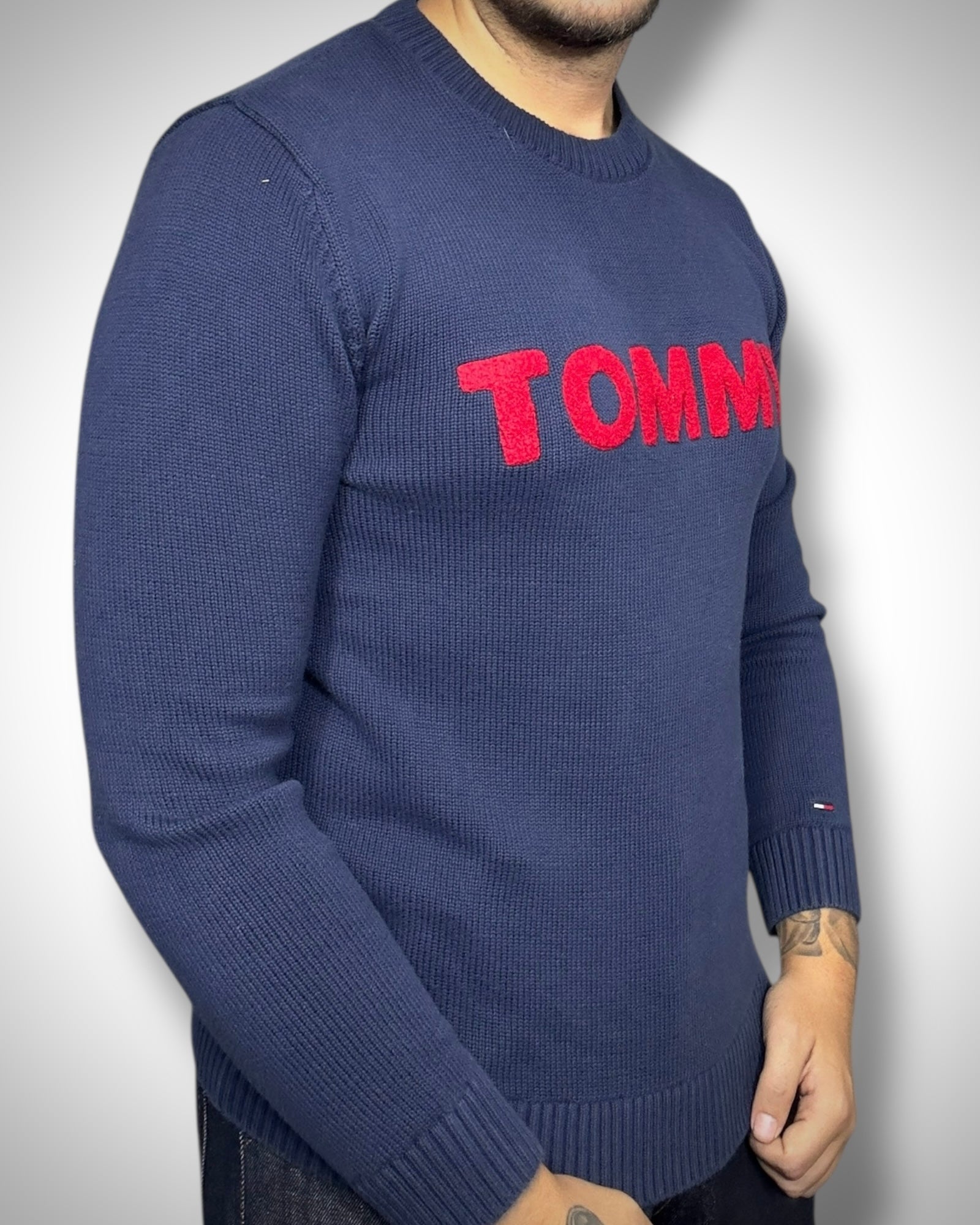 Maglione Vintage Tommy Hilfiger Navy – Bold Red Logo Knit