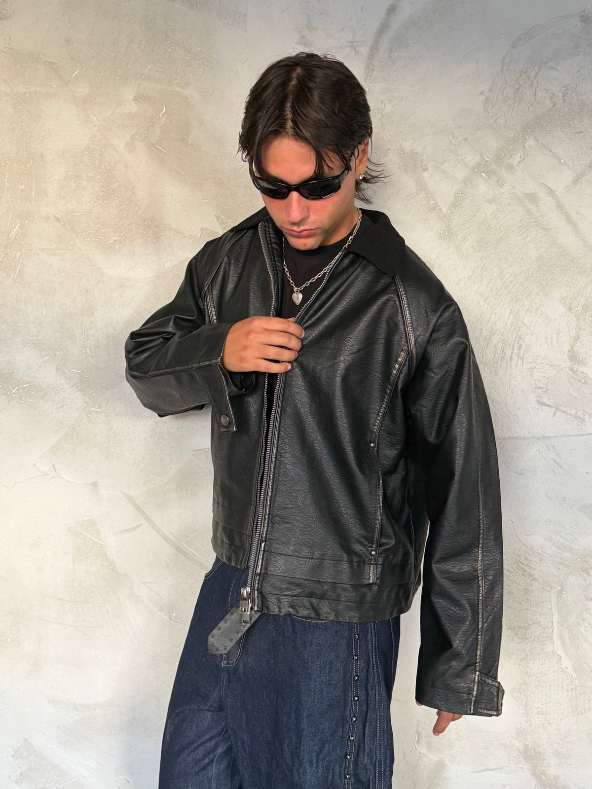 JACKET AVENUE
