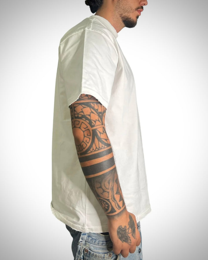 T-Shirt Anma Oversize Bianca – Collo Raw Cut