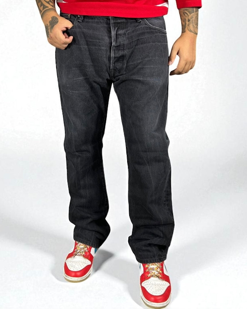 Levi’s 501-black edition