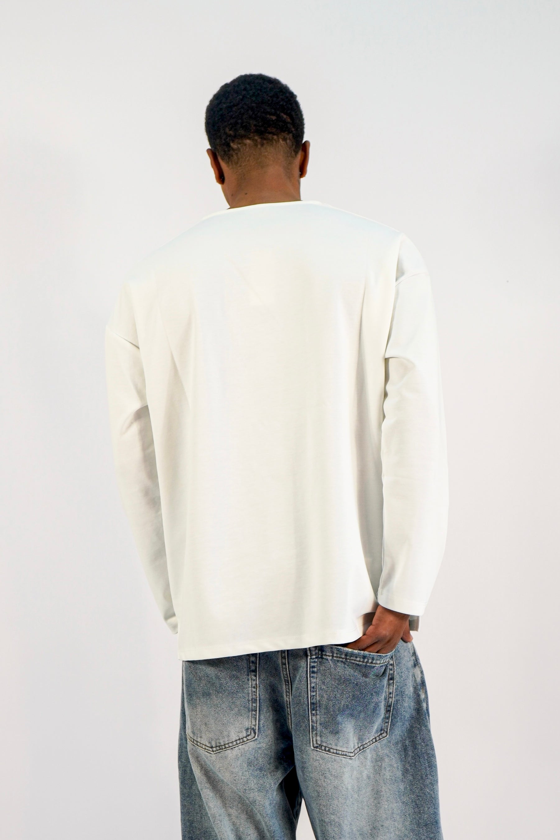 Maglia Essential Scollo a V 2 varianti colore