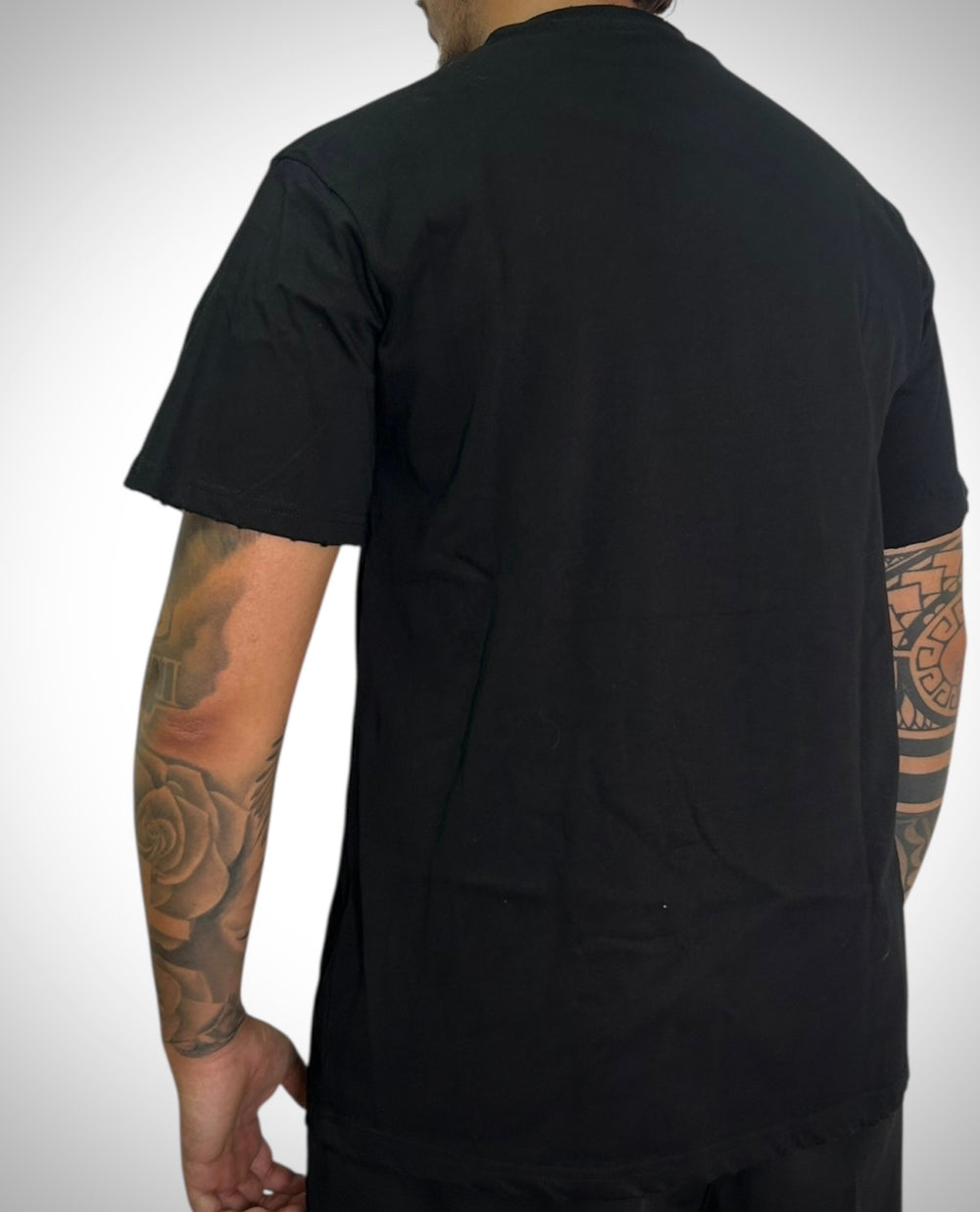 T-Shirt Anma Oversize Nera – Collo Raw Cut