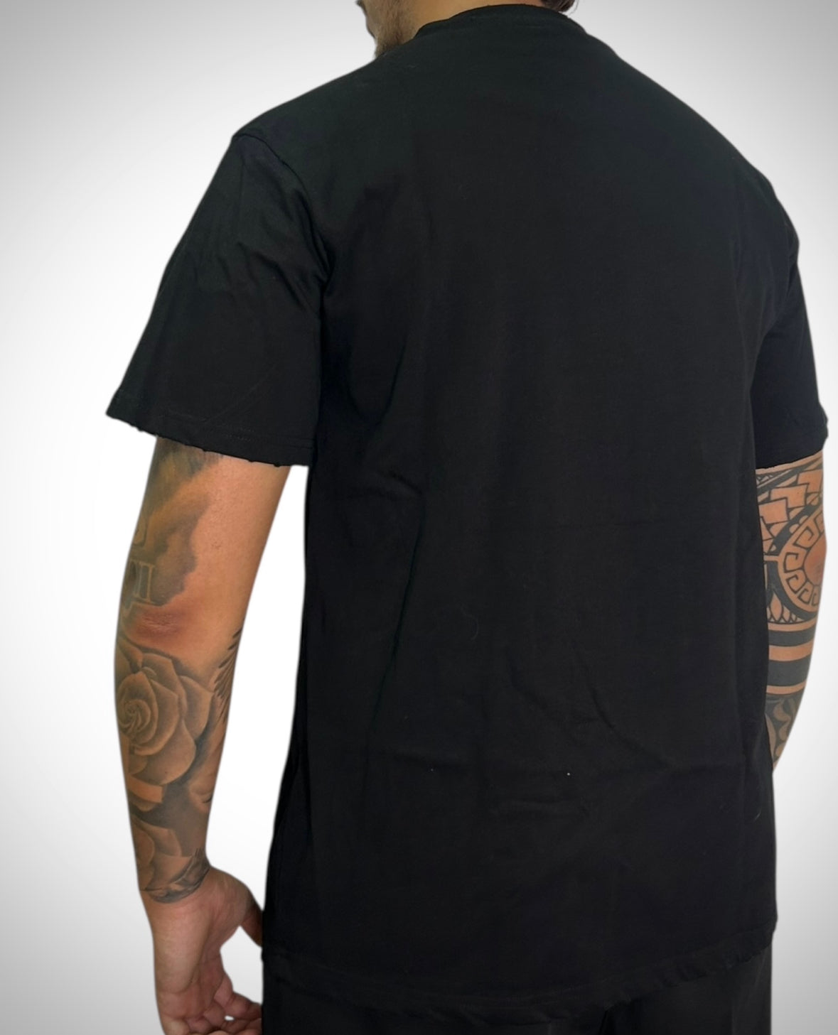 T-Shirt Anma Oversize Nera – Collo Raw Cut