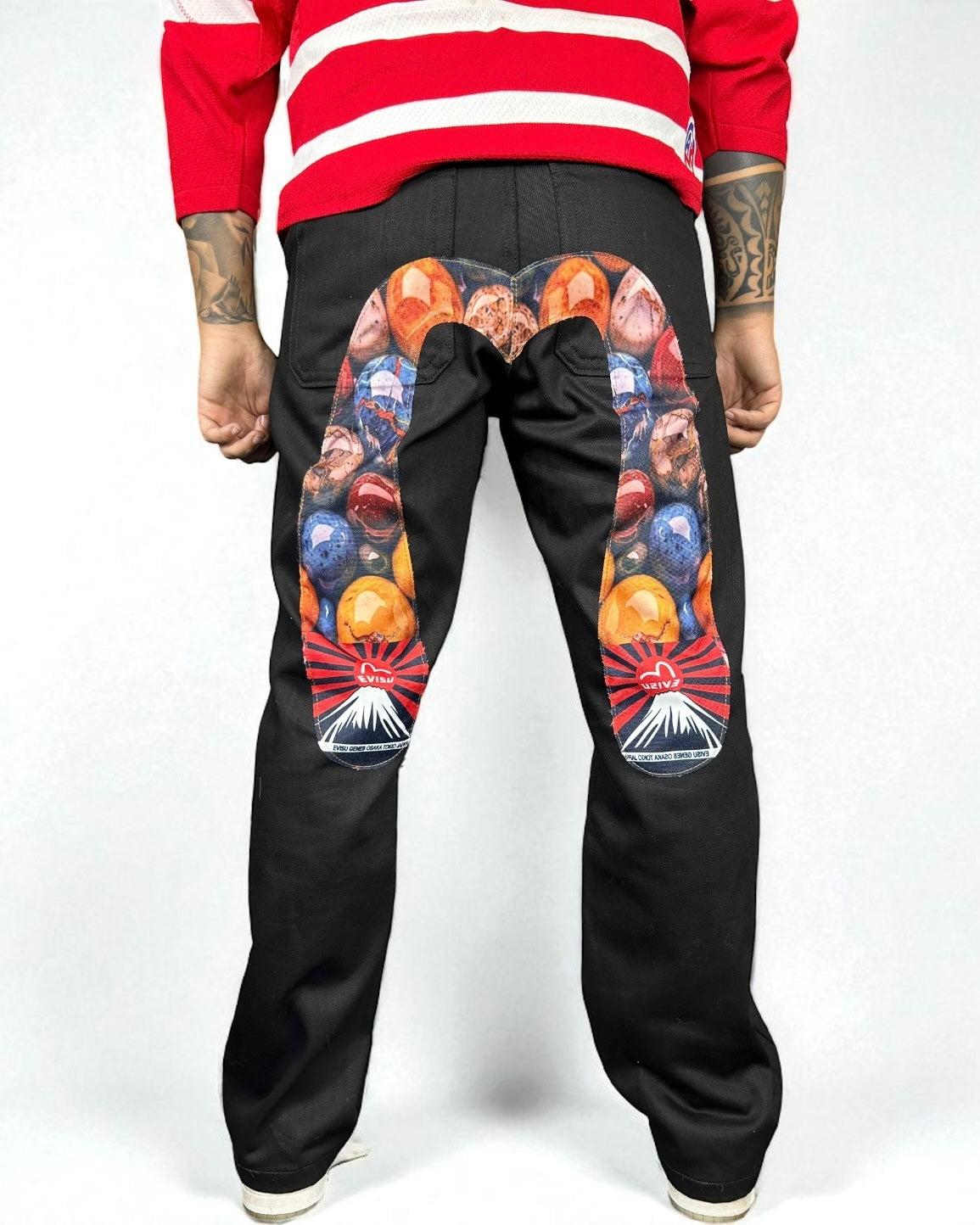 Jeans Reworked Evisu Black Denim Baggy con Gabbiano Multicolor “Marble”