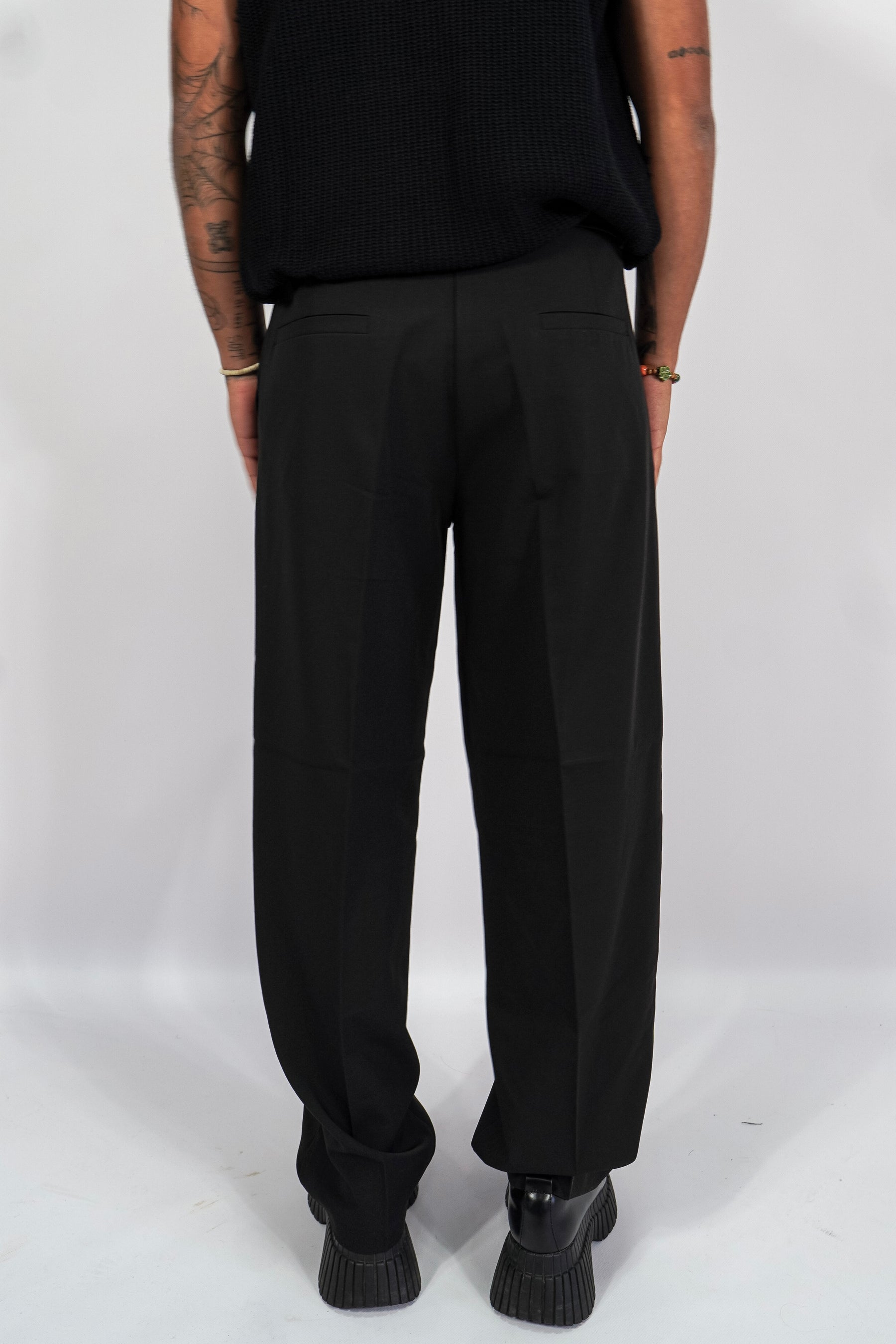 Pantalone Issei