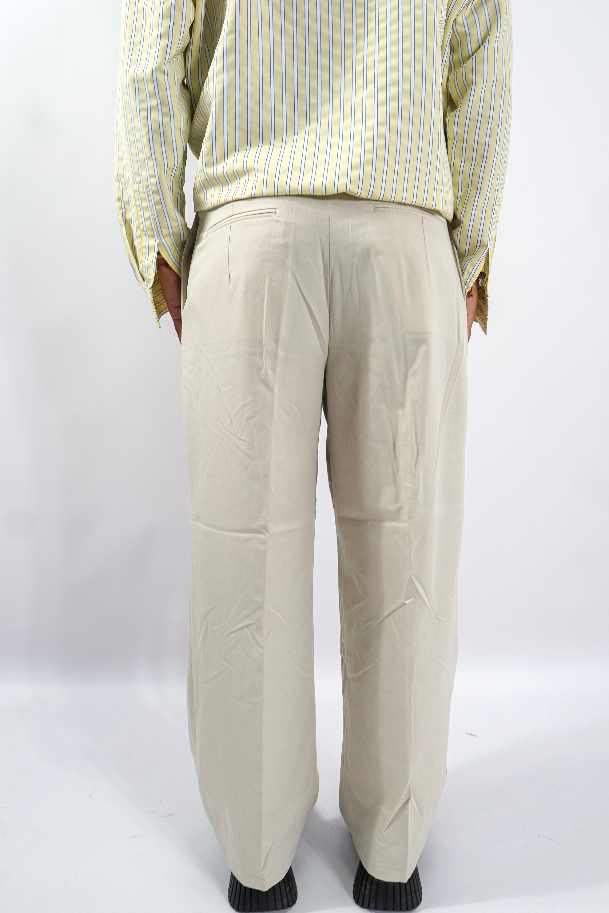 Pantalone Issei