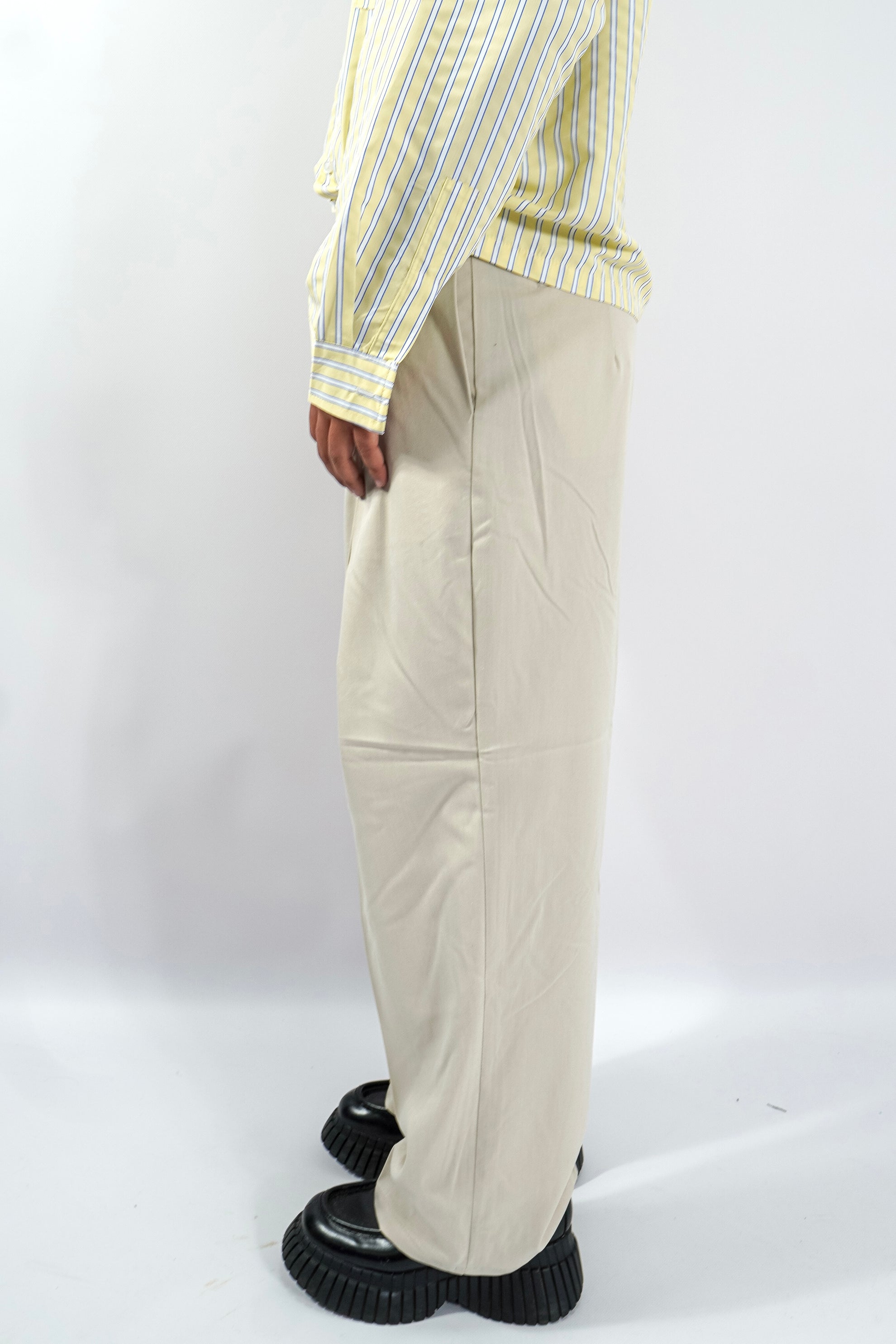Pantalone Issei