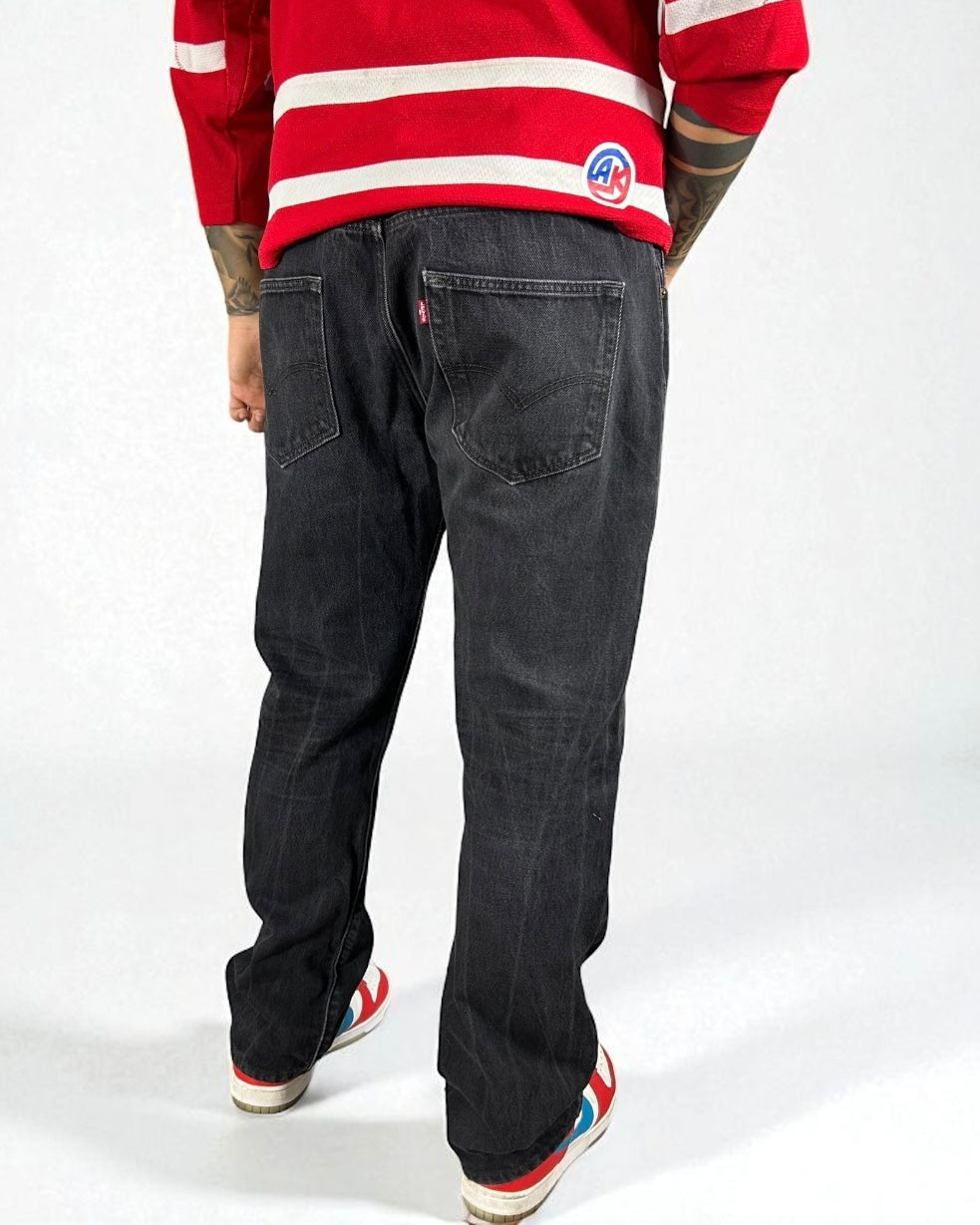 Levi’s 501-black edition