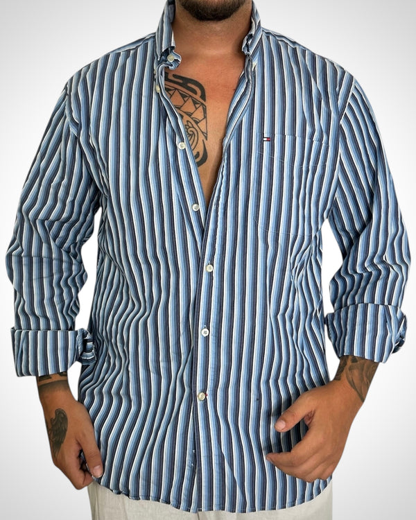 Camicia Vintage Tommy Hilfiger – Righe Bianche, Blu e Celeste (80’s Ply Fabric)