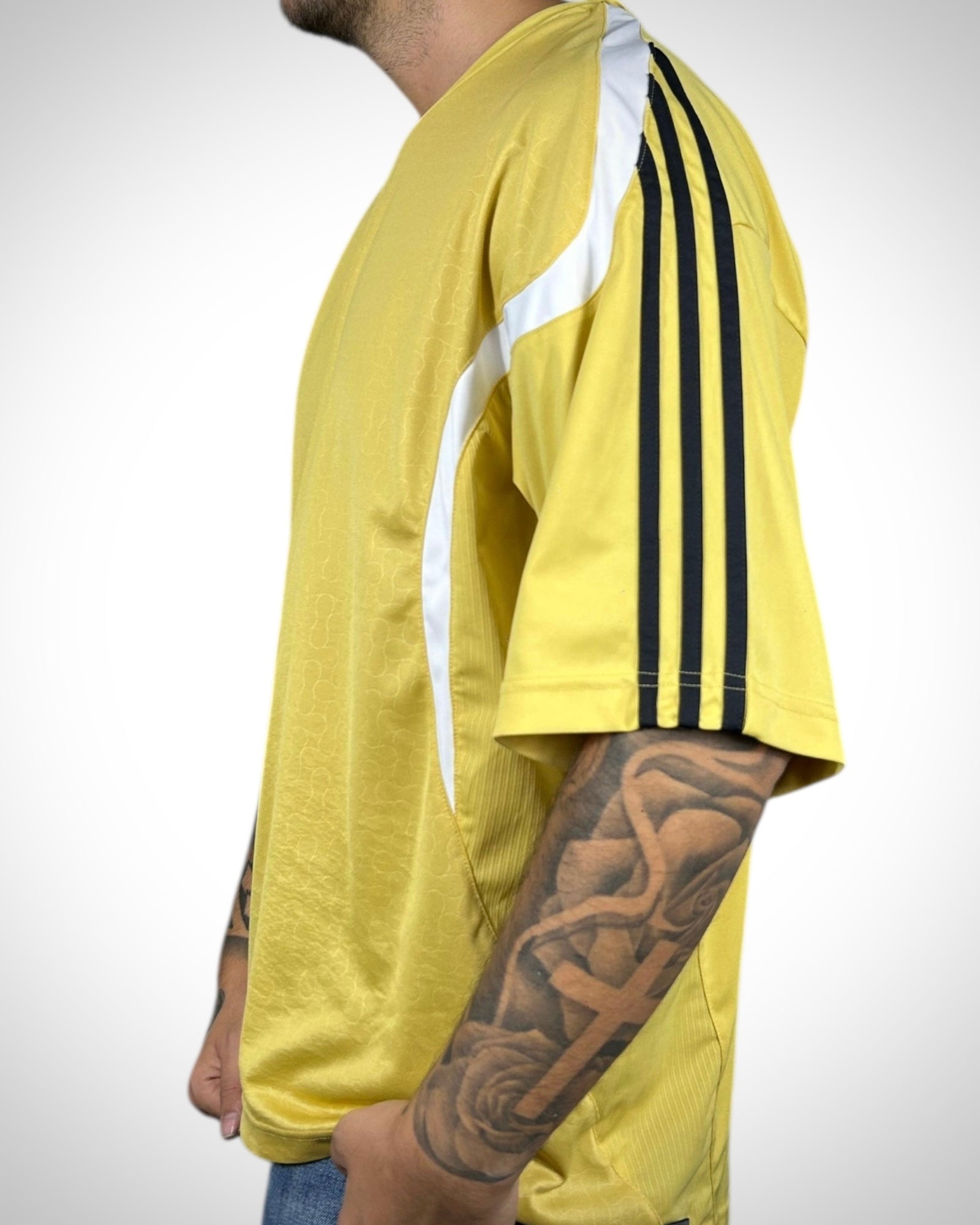 Maglia Adidas vintage gialla dettagli bianchi 2000s