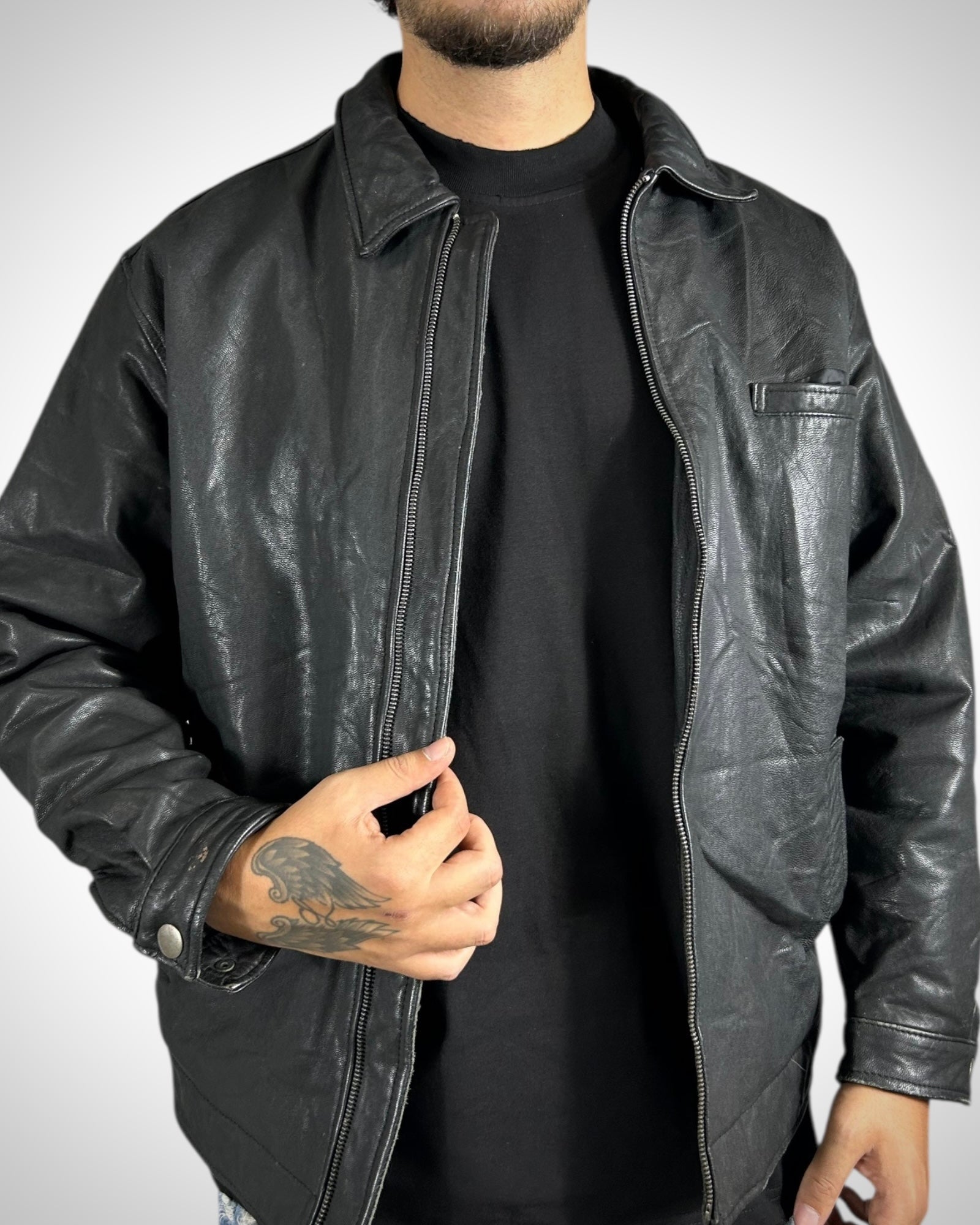 Giubbotto in vera pelle nera vissuto - vintage con stampa posteriore Angelo